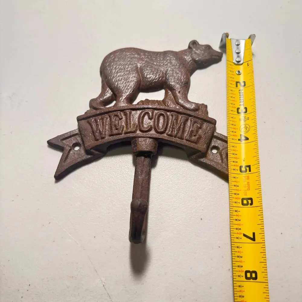 Cast Iron Bear With Hook Wall Mounted Welcome Sign Excellent Condition